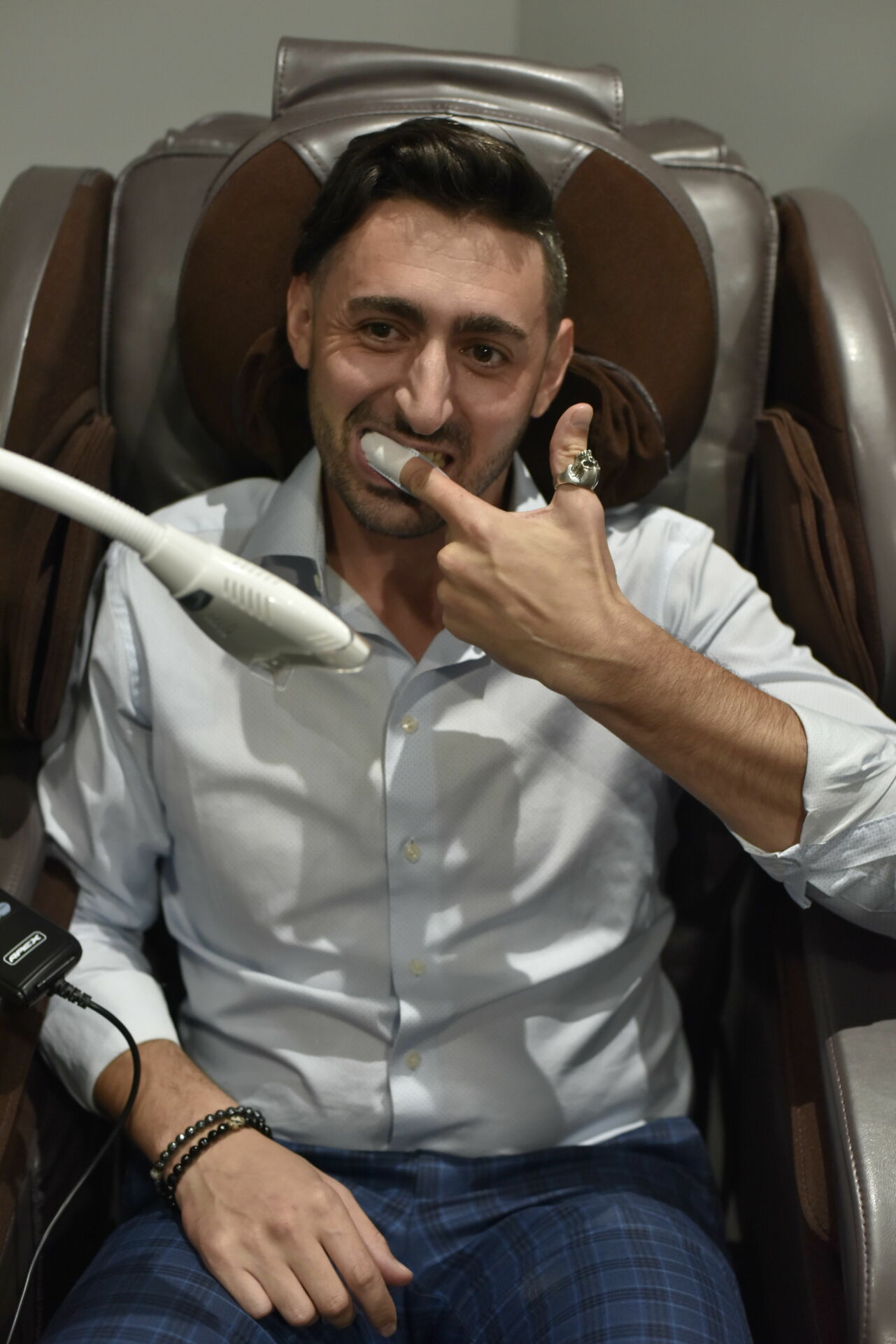Jaxson Maximus Teeth Whitening